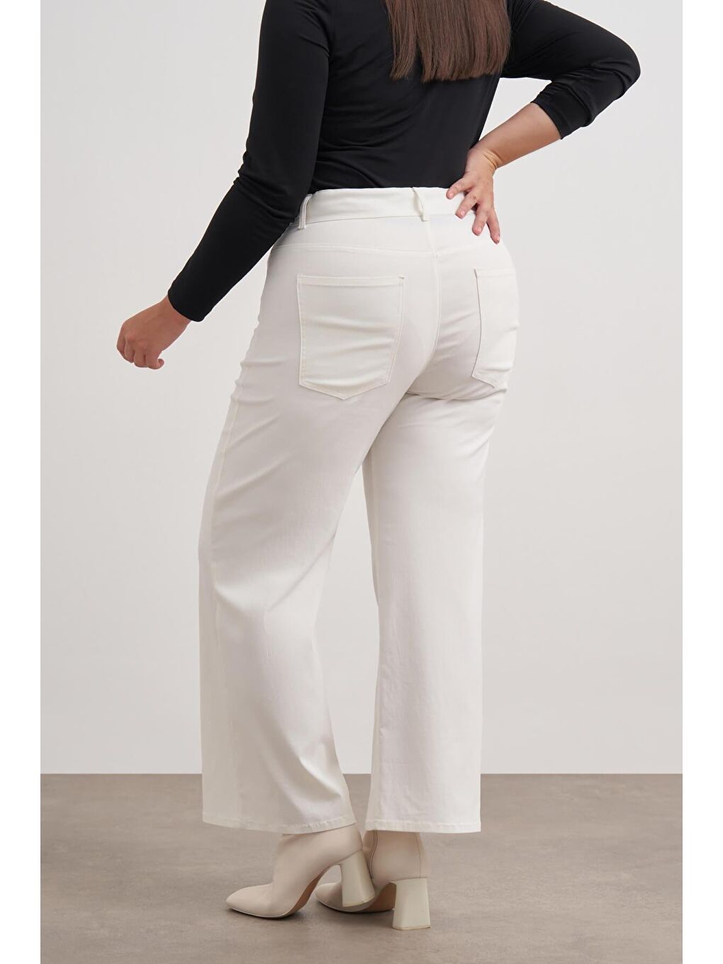 Beyaz Düz Kesim Dokuma Pantolon-3