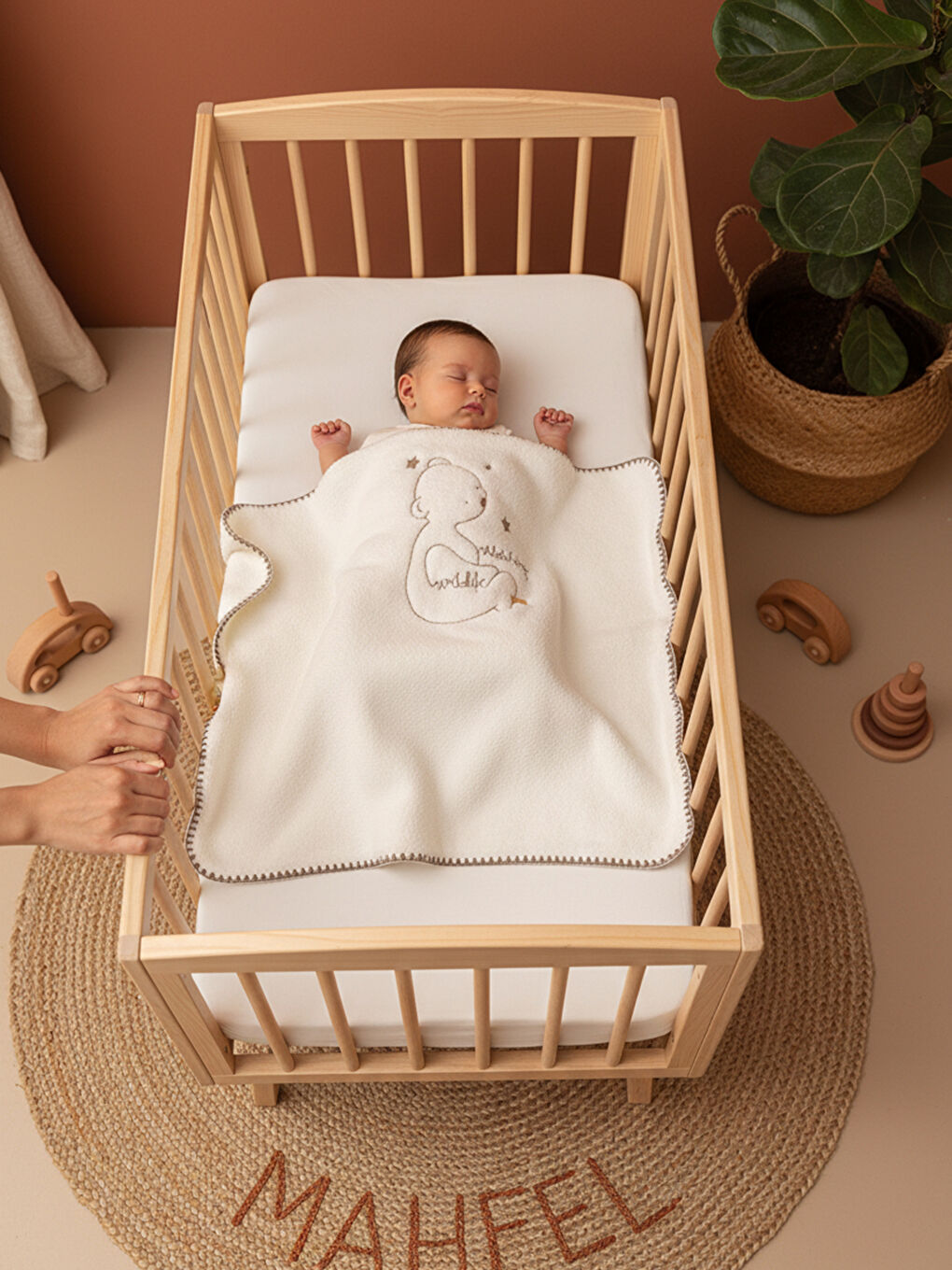 Ekru Welsoft Çift Katlı Oturan Ayı Nakışlı Bebek Battaniyesi-2