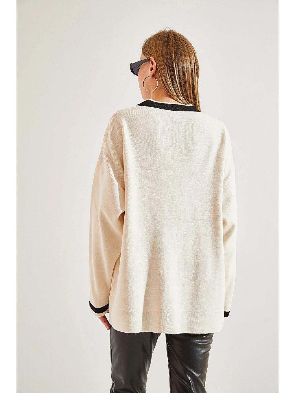 Bej Kadın Çift Cepli Çizgili Düğmeli Oversize Hırka-1