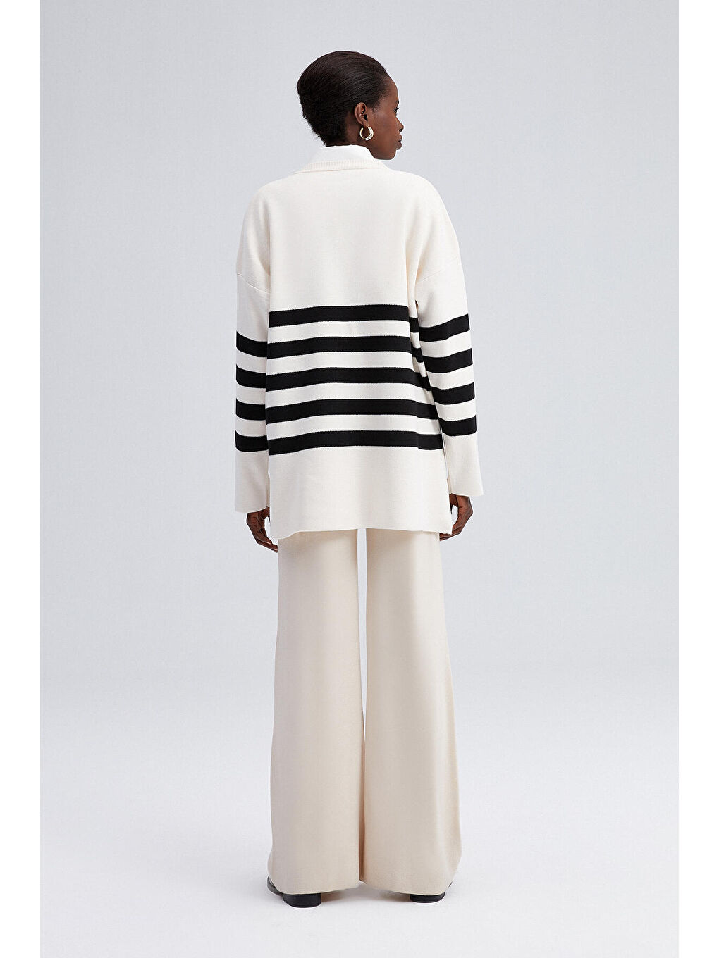 Beyaz Çizgili Triko Tunik-5