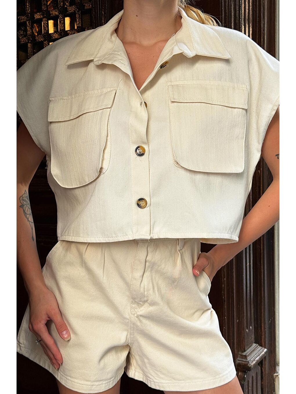 Bej Çift Cepli Düğme Kapamalı Gabardin Oversize Yelek-1