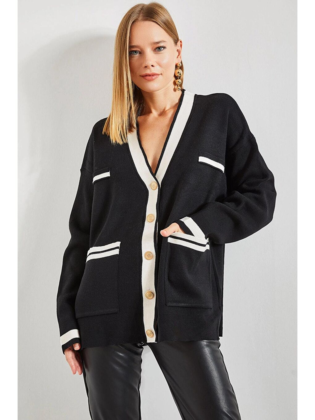 Siyah Kadın Çift Cepli Çizgili Düğmeli Oversize Hırka