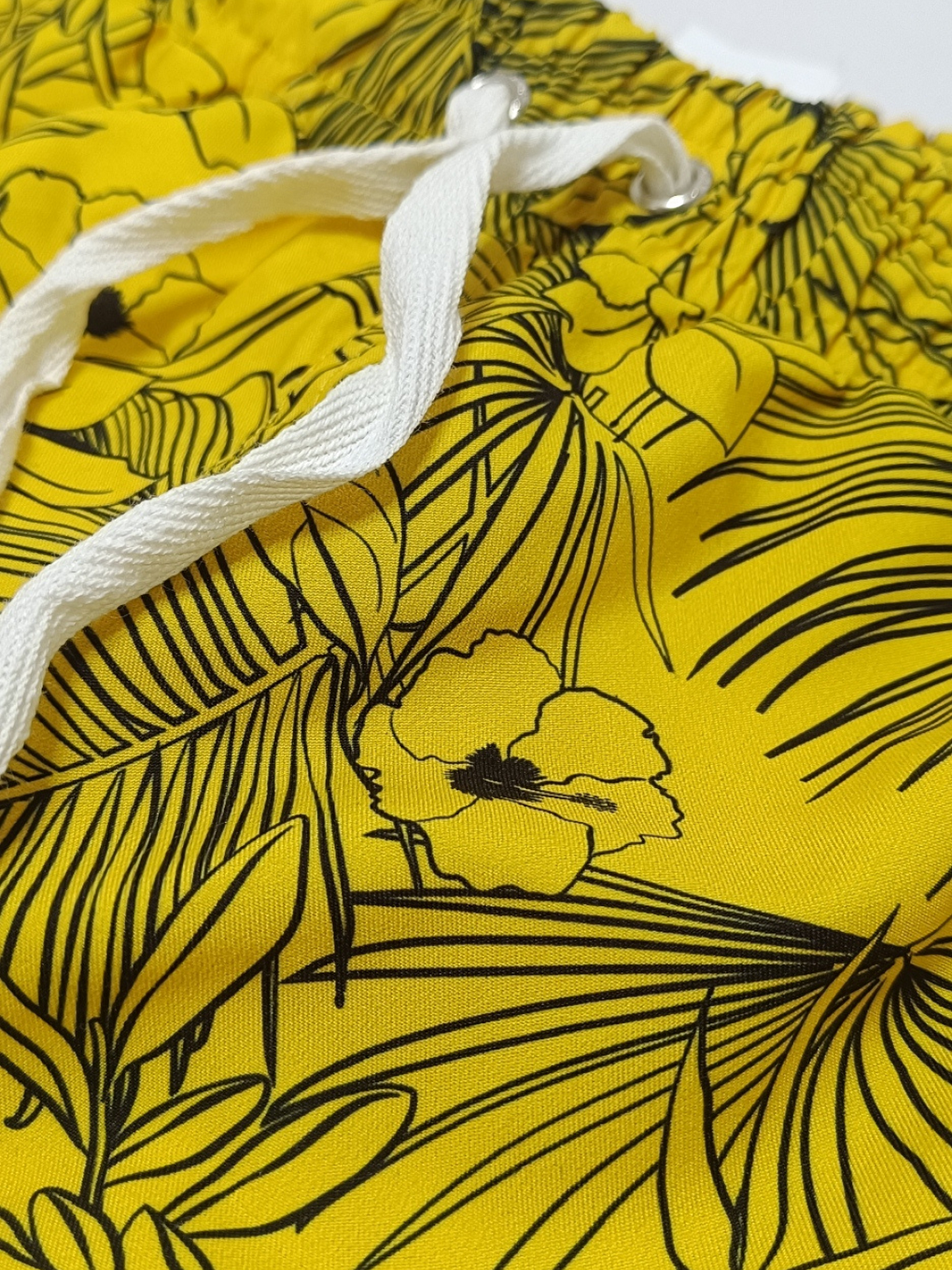 Erkek Cepli Ve Astarlı Deniz Şortu Sarı Desenli Bb2363-1