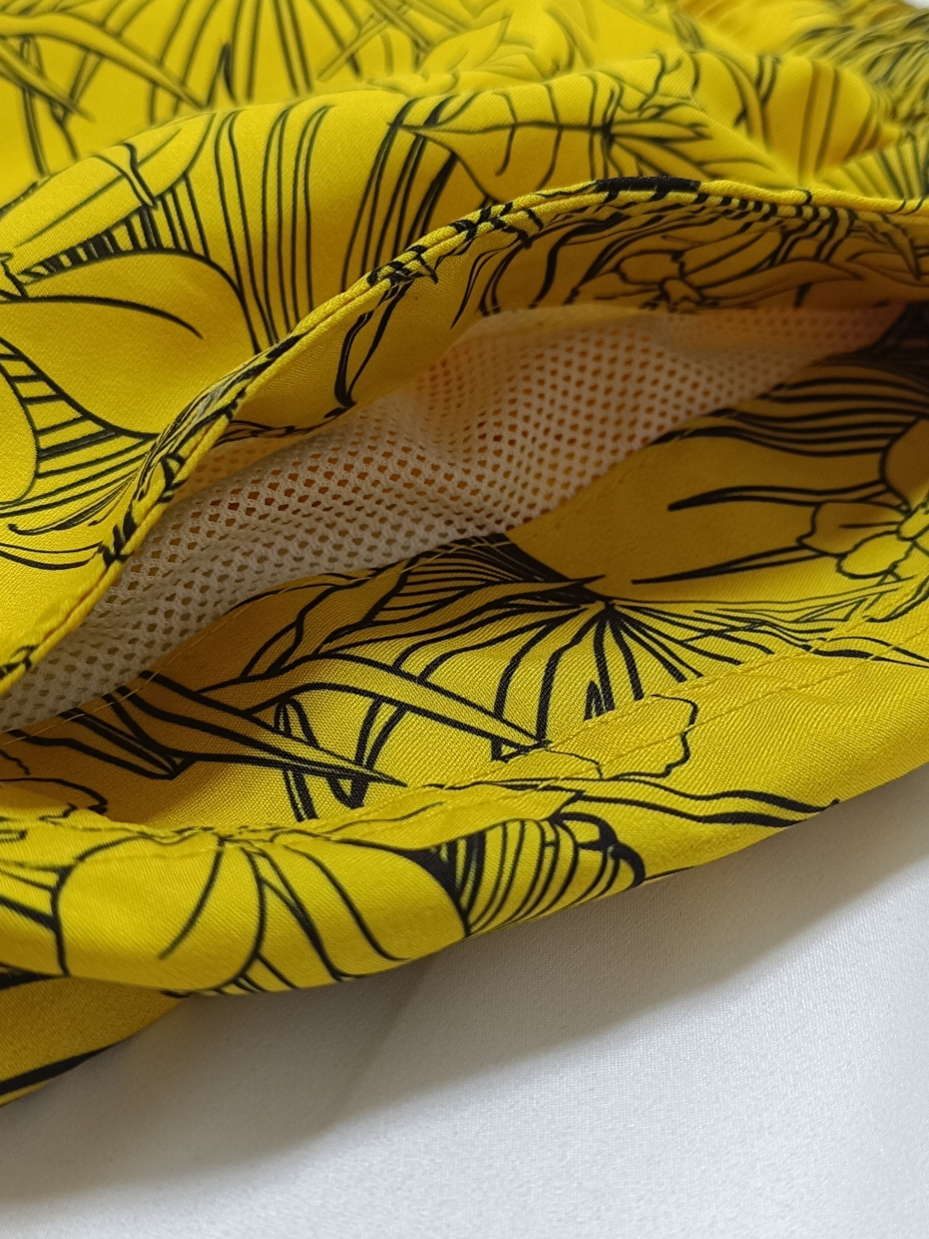 Erkek Cepli Ve Astarlı Deniz Şortu Sarı Desenli Bb2363-2