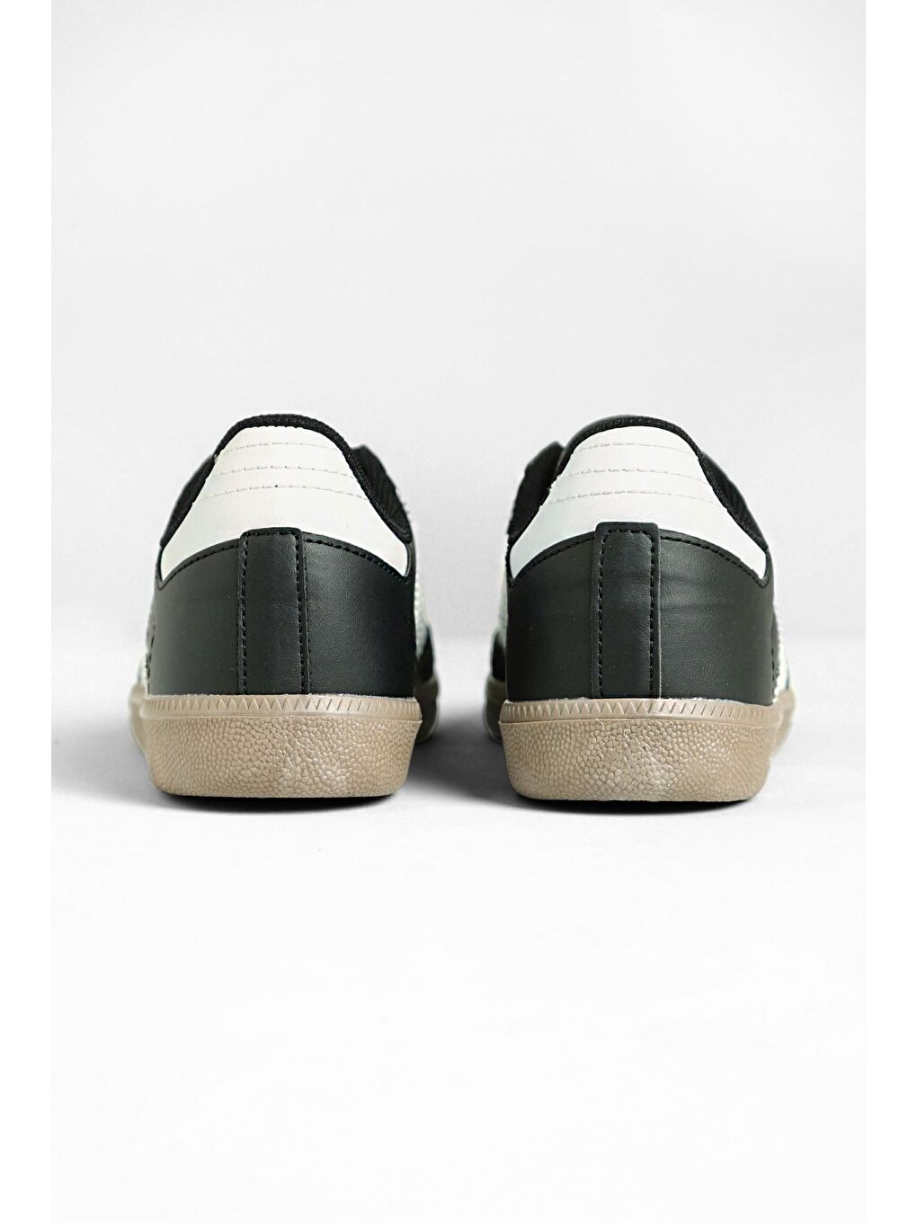 Siyah Yanı Şeritli Bağcıklı Spor Ayakkabı-1