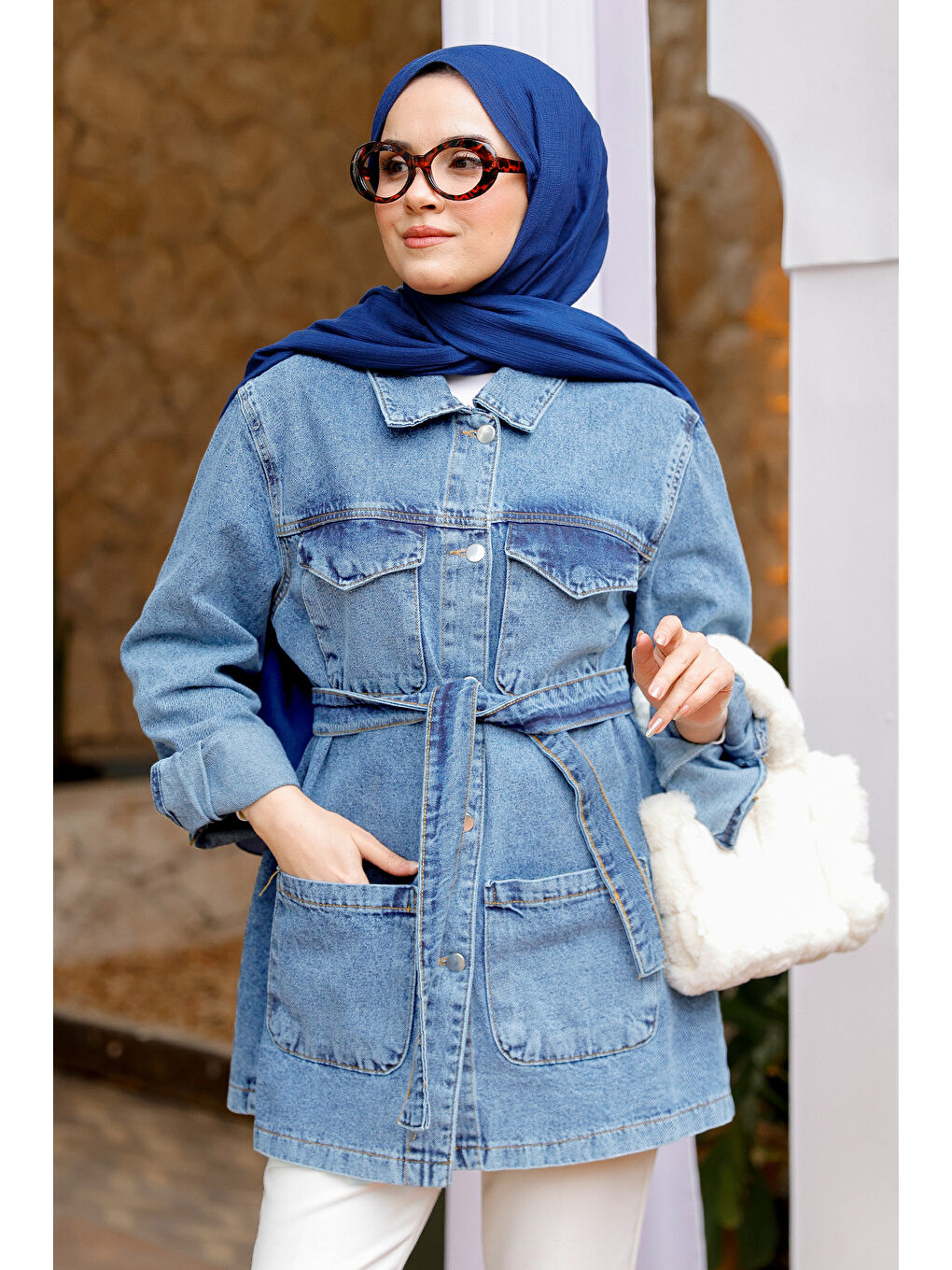 Kadın Kuşaklı Eskitme Jean Ceket Buz Mavi-1