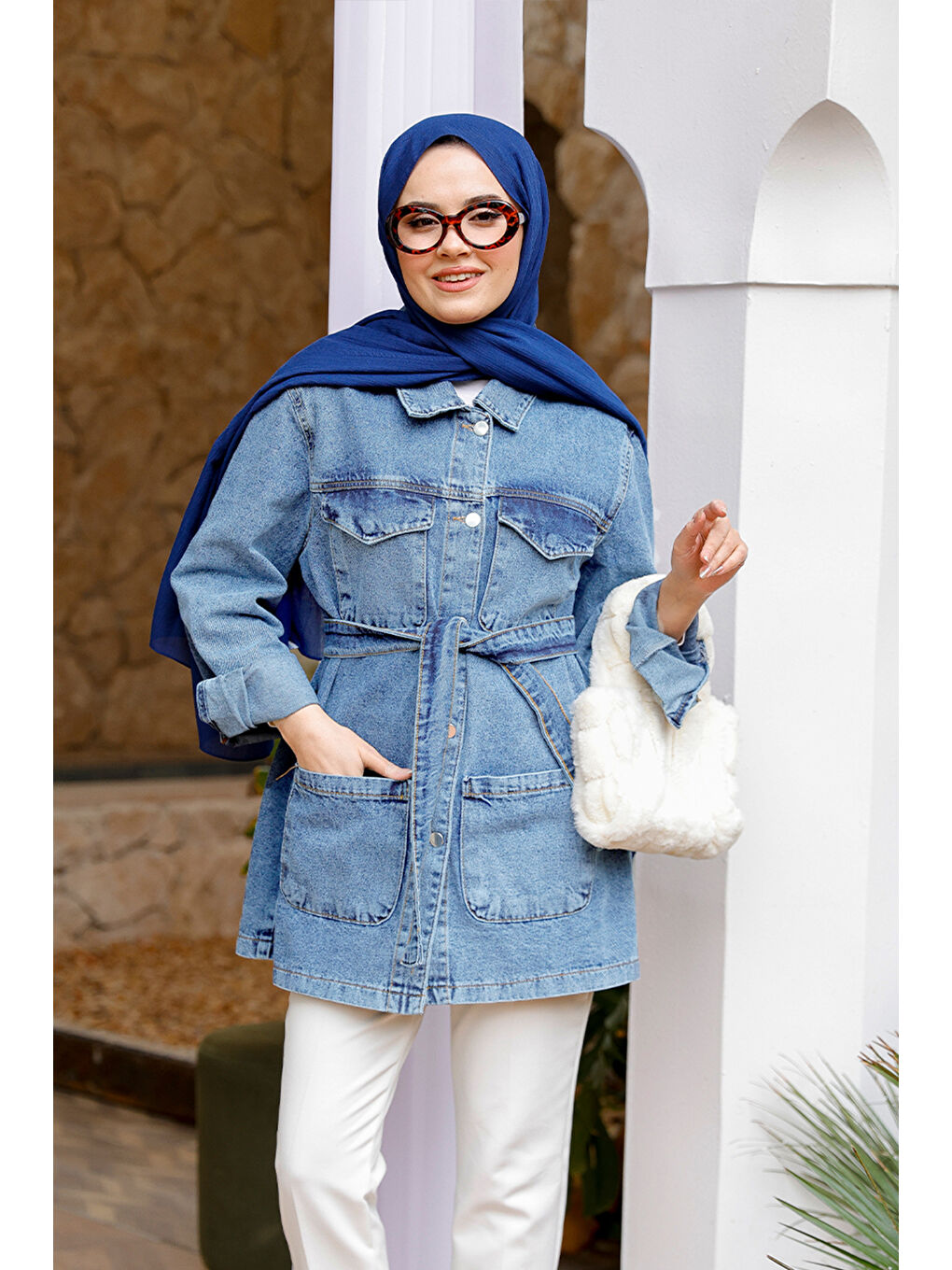 Kadın Kuşaklı Eskitme Jean Ceket Buz Mavi-2