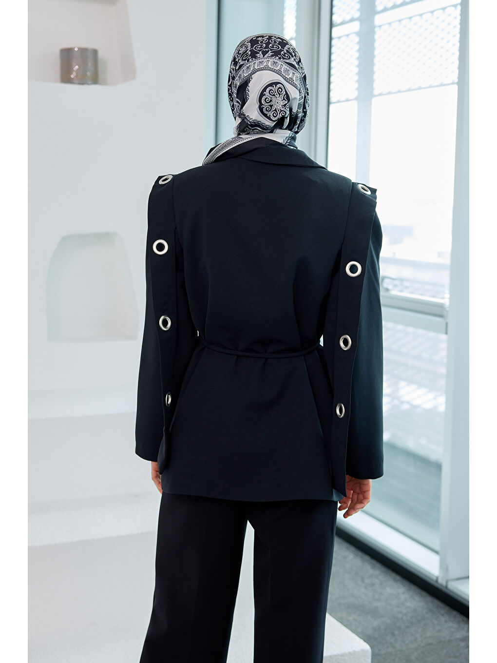 Kadın Kuş Gözü Kruvaze Yaka Blazer Ceket  Siyah-4