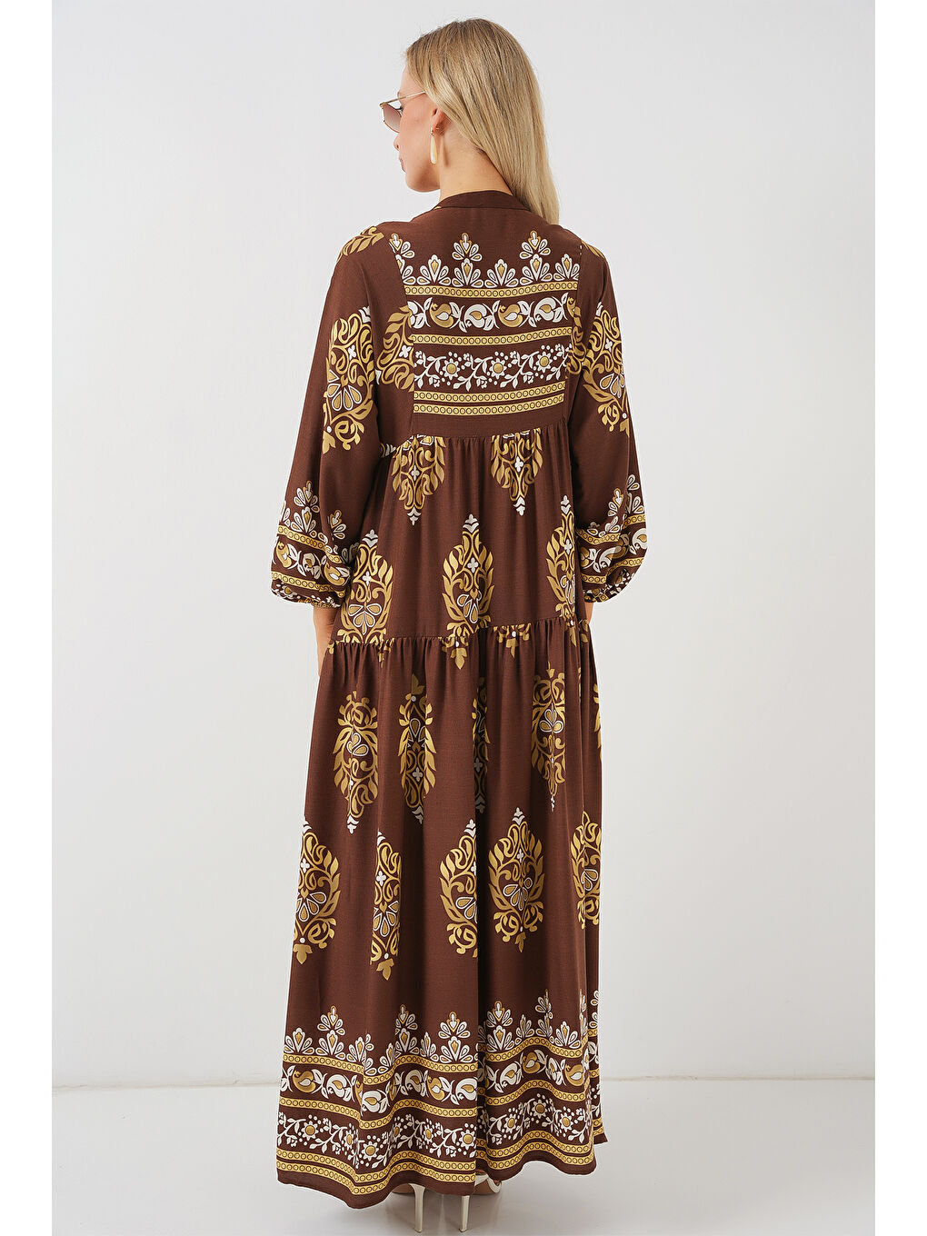 2423 Otantik Desenli Tesettür Elbise - Beyaz - Kahve-6