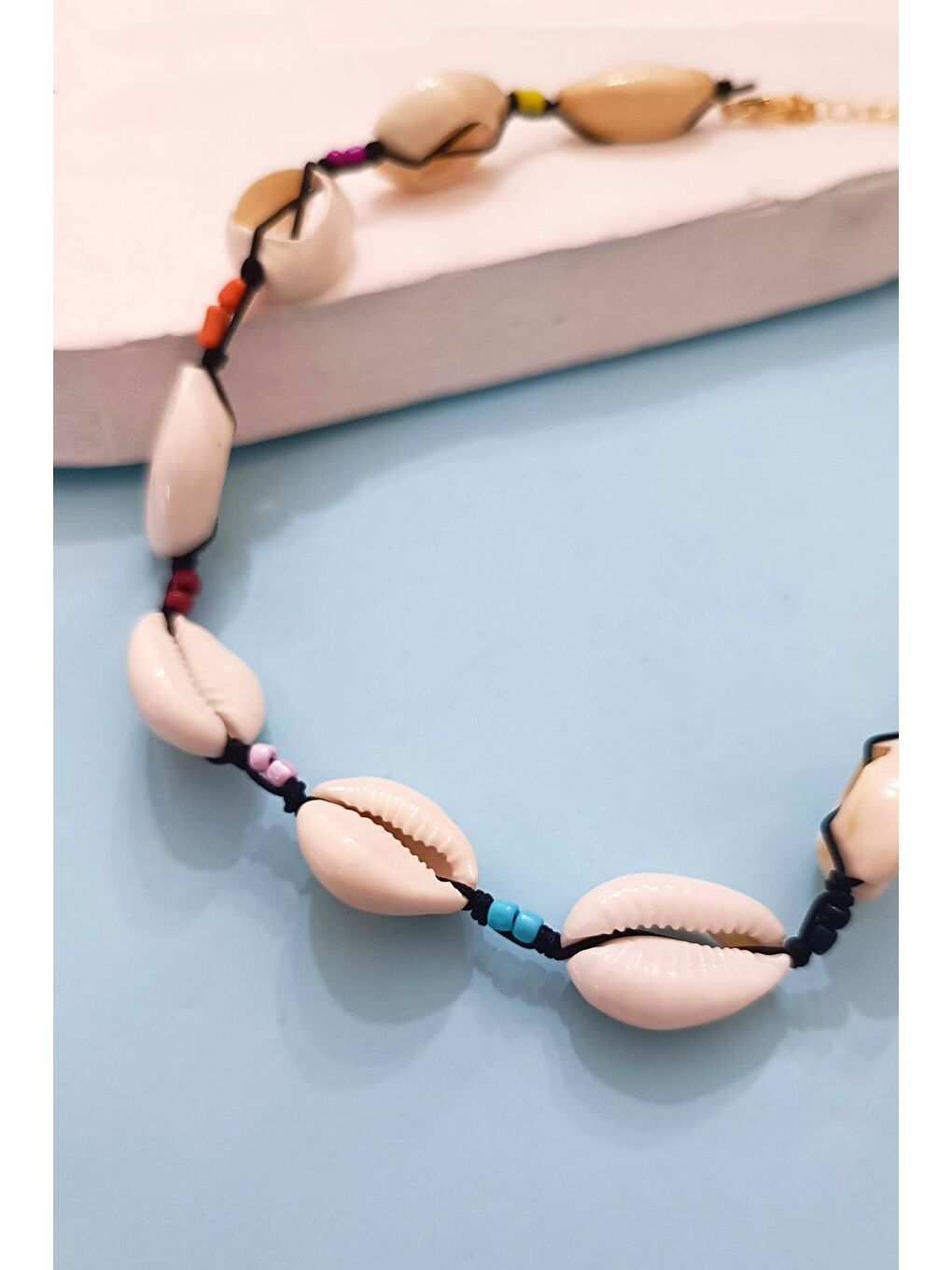 New Obsessions Karışık Renkli Boncuklu Deniz Kabuğu Midye Choker Kolye - 1