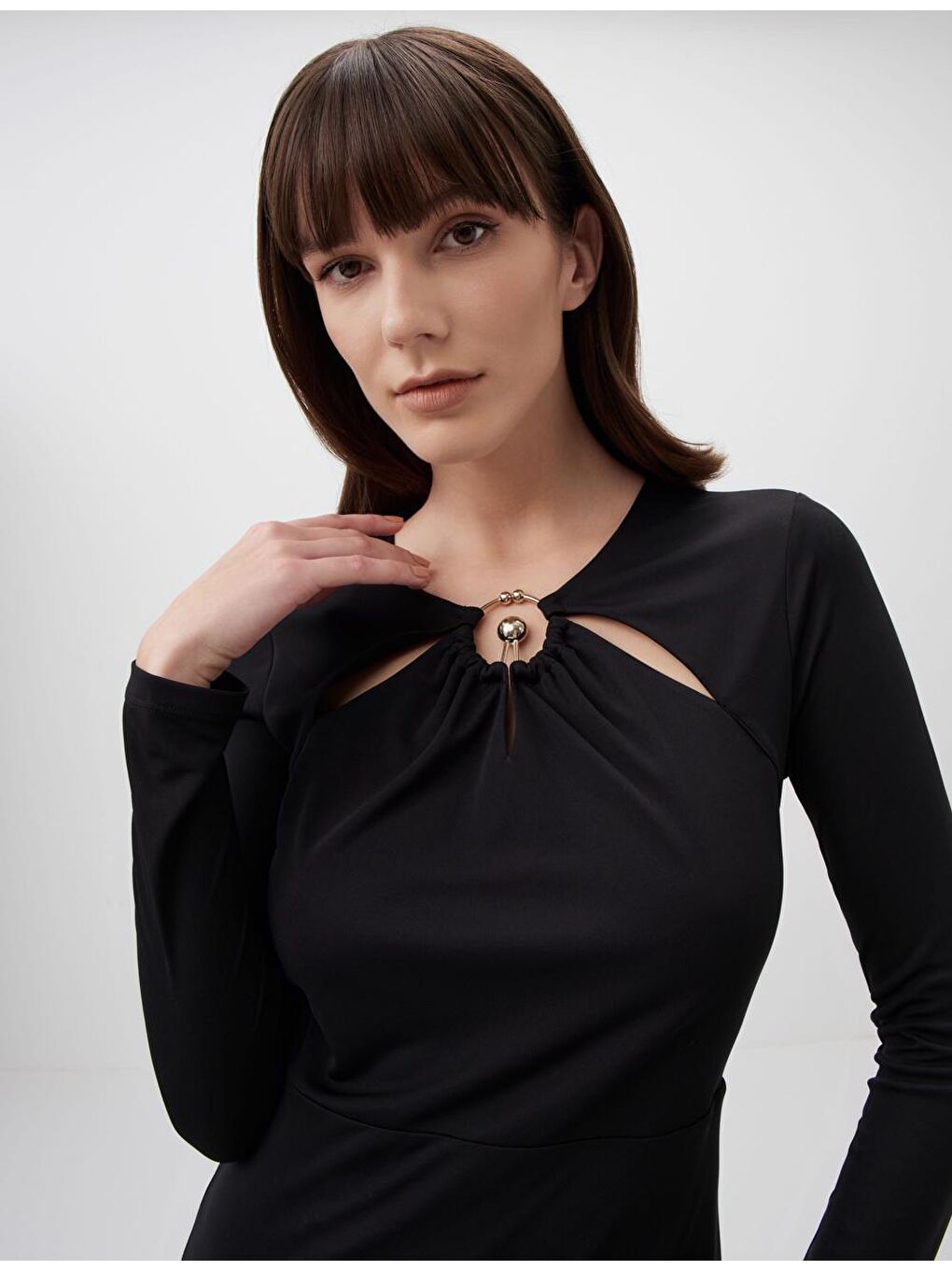 Siyah Pencere Detaylı Uzun Kollu Midi Elbise-1