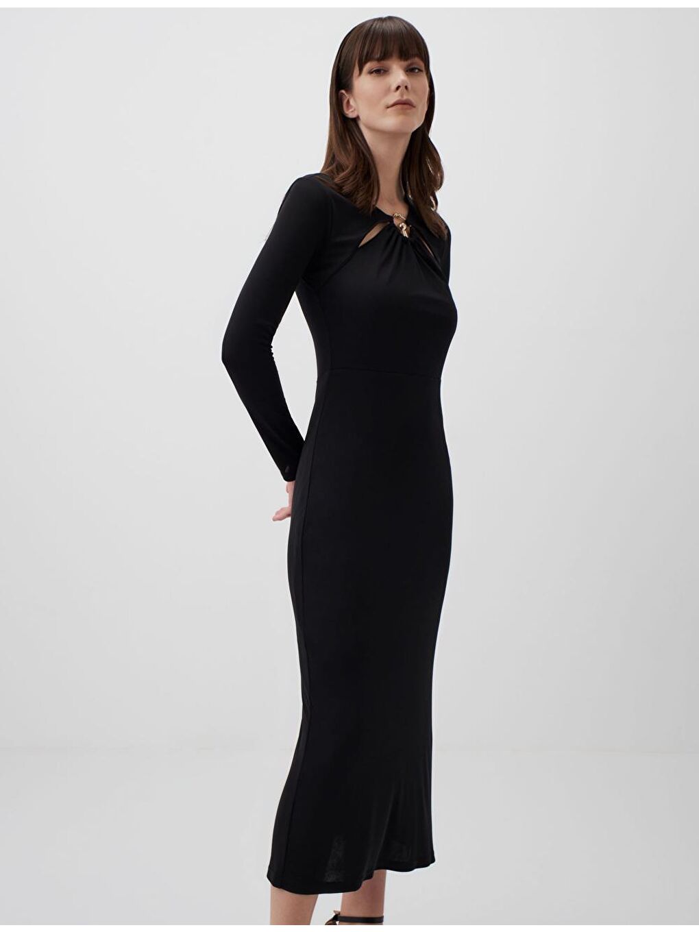 Siyah Pencere Detaylı Uzun Kollu Midi Elbise-2