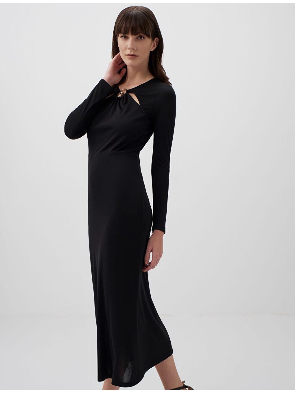 Siyah Pencere Detaylı Uzun Kollu Midi Elbise-3