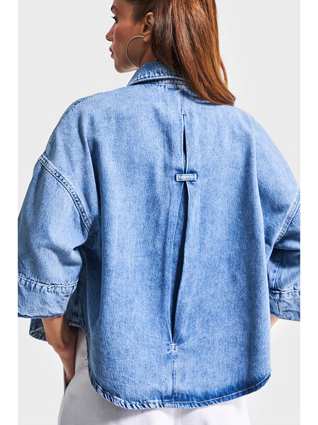 Kadın Mavi Renk 1s5-4 Önü Düğmeli Bol Kesim Denim Ceket Gömlek-1