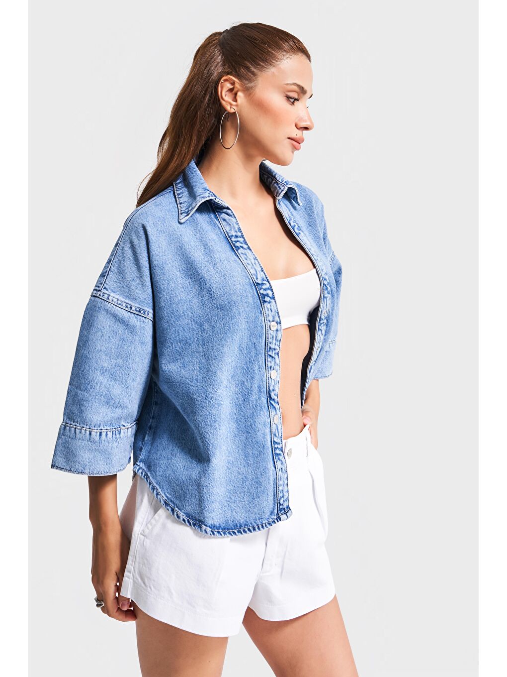 Kadın Mavi Renk 1s5-4 Önü Düğmeli Bol Kesim Denim Ceket Gömlek-4