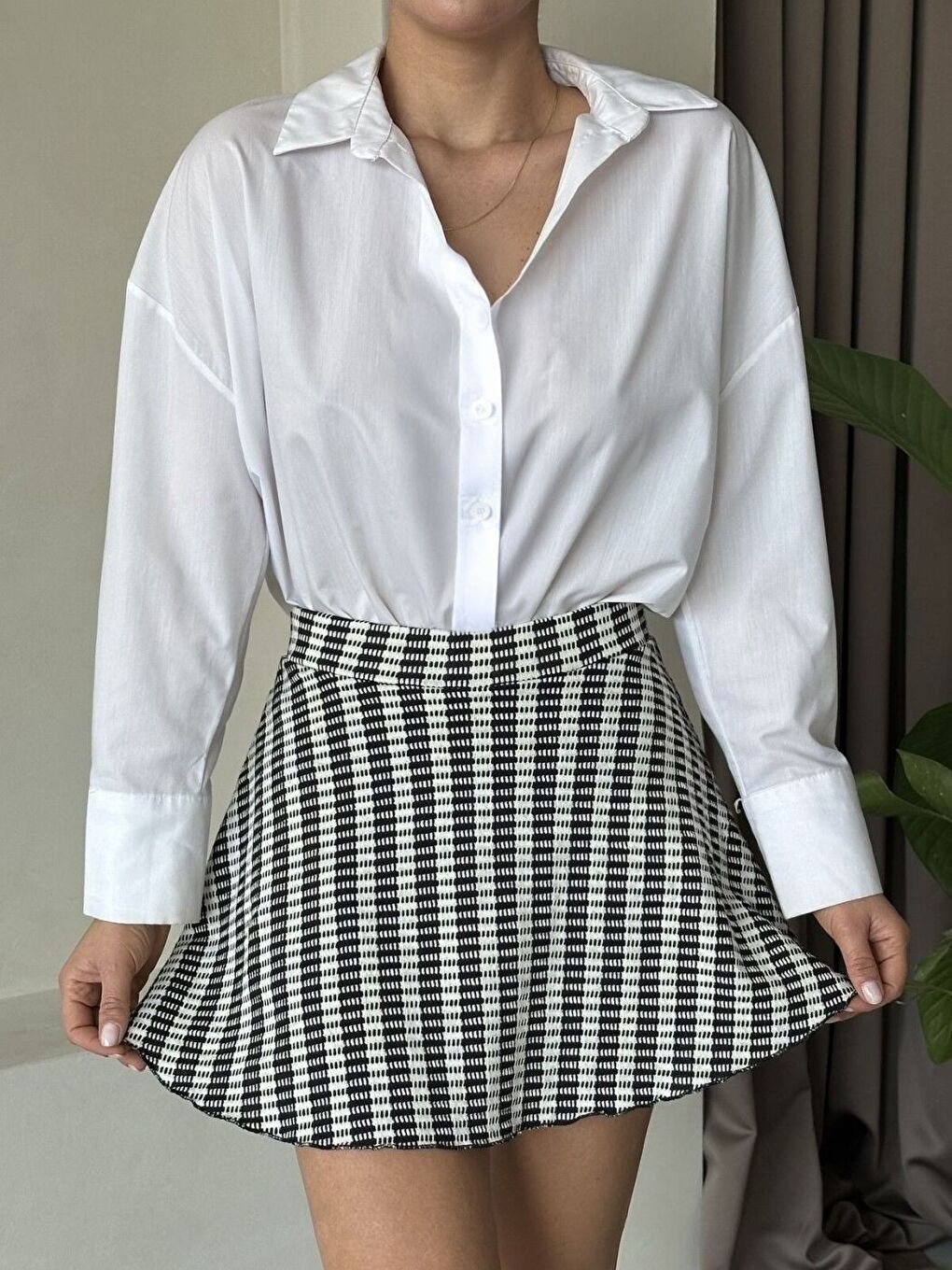 Kadın Siyah Beyaz Dikey Çizgili Etek-1