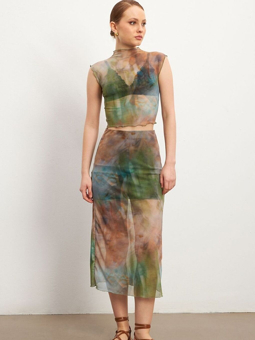 Karışık Kadın Yuvarlak Yaka Çok Renkli Boya Desenli Alt Üst Etekli Takım