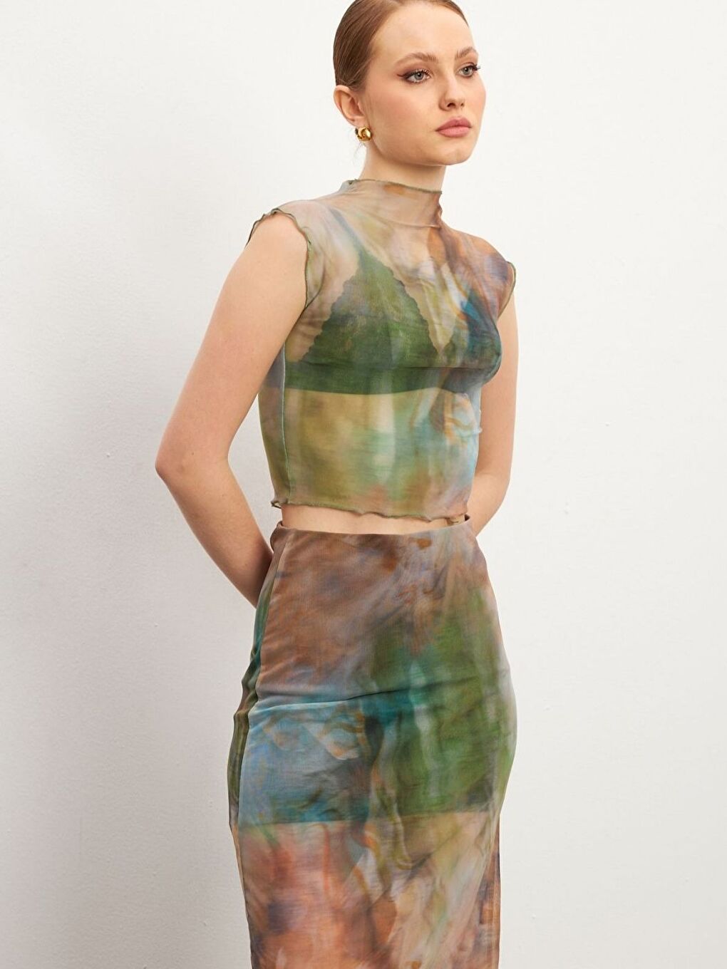 Karışık Kadın Yuvarlak Yaka Çok Renkli Boya Desenli Alt Üst Etekli Takım-1