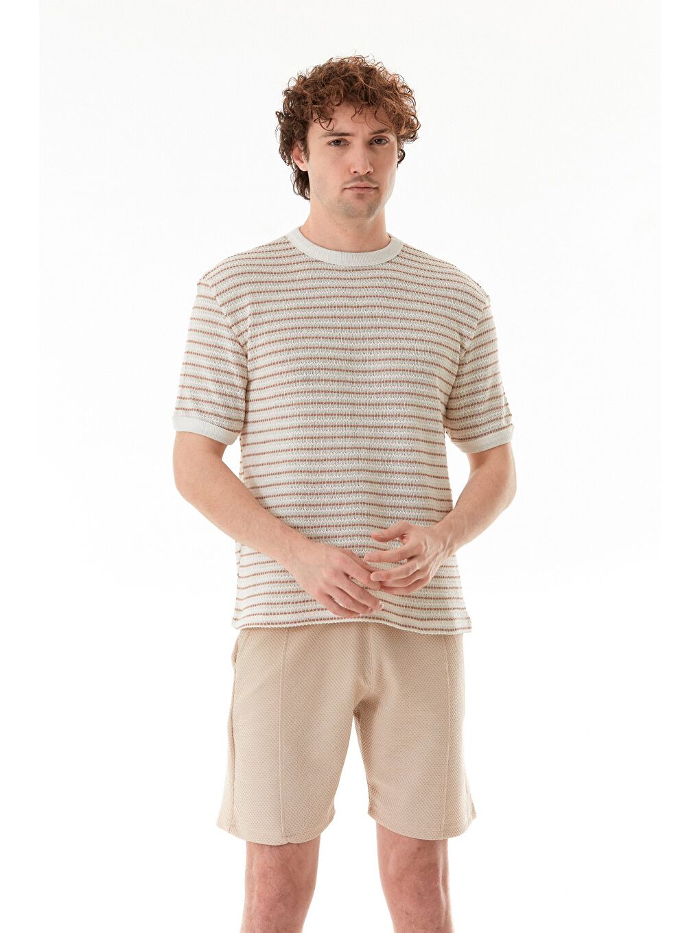 Bej Çizgili Bisiklet Yaka Triko Örme Tişört