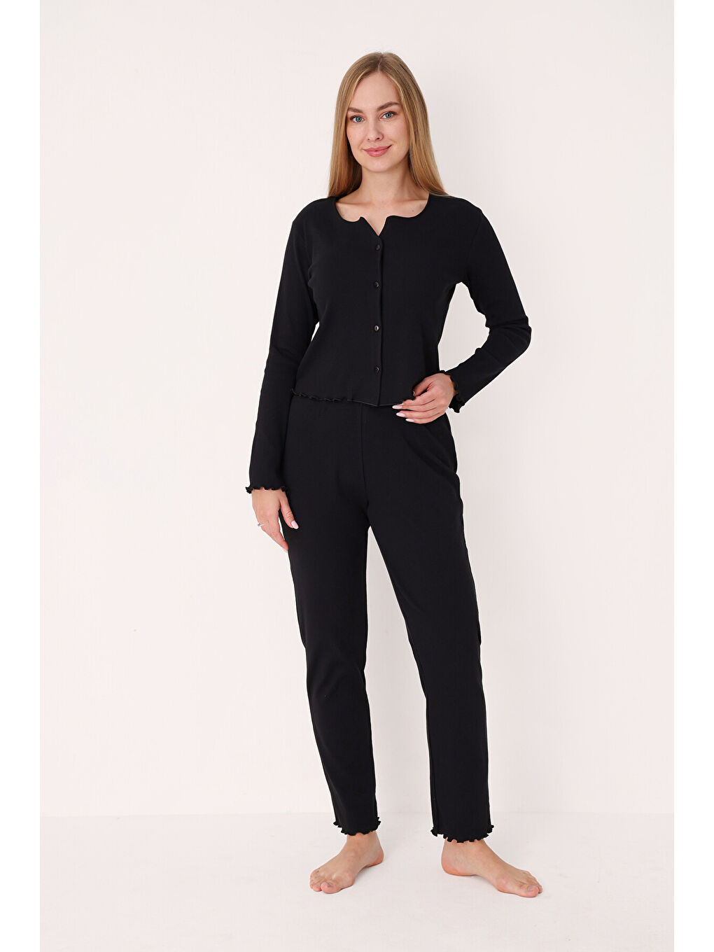 Siyah Önden Düğmeli Pijama Takımı-1