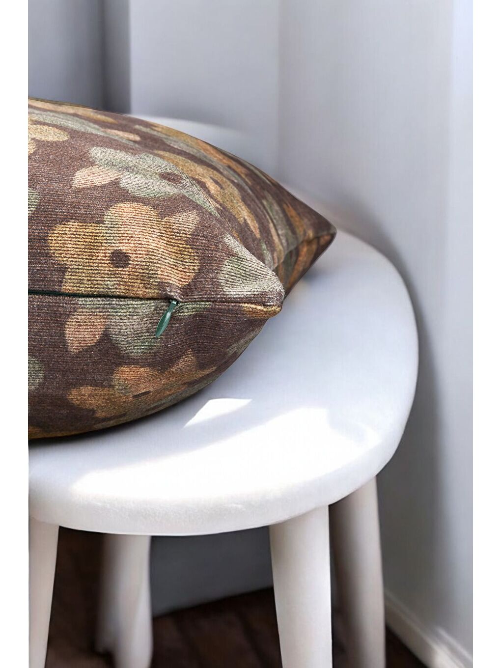 Soft Papatya Desenli Dekoratif Bej Kırlent Kılıfı 43x43-2