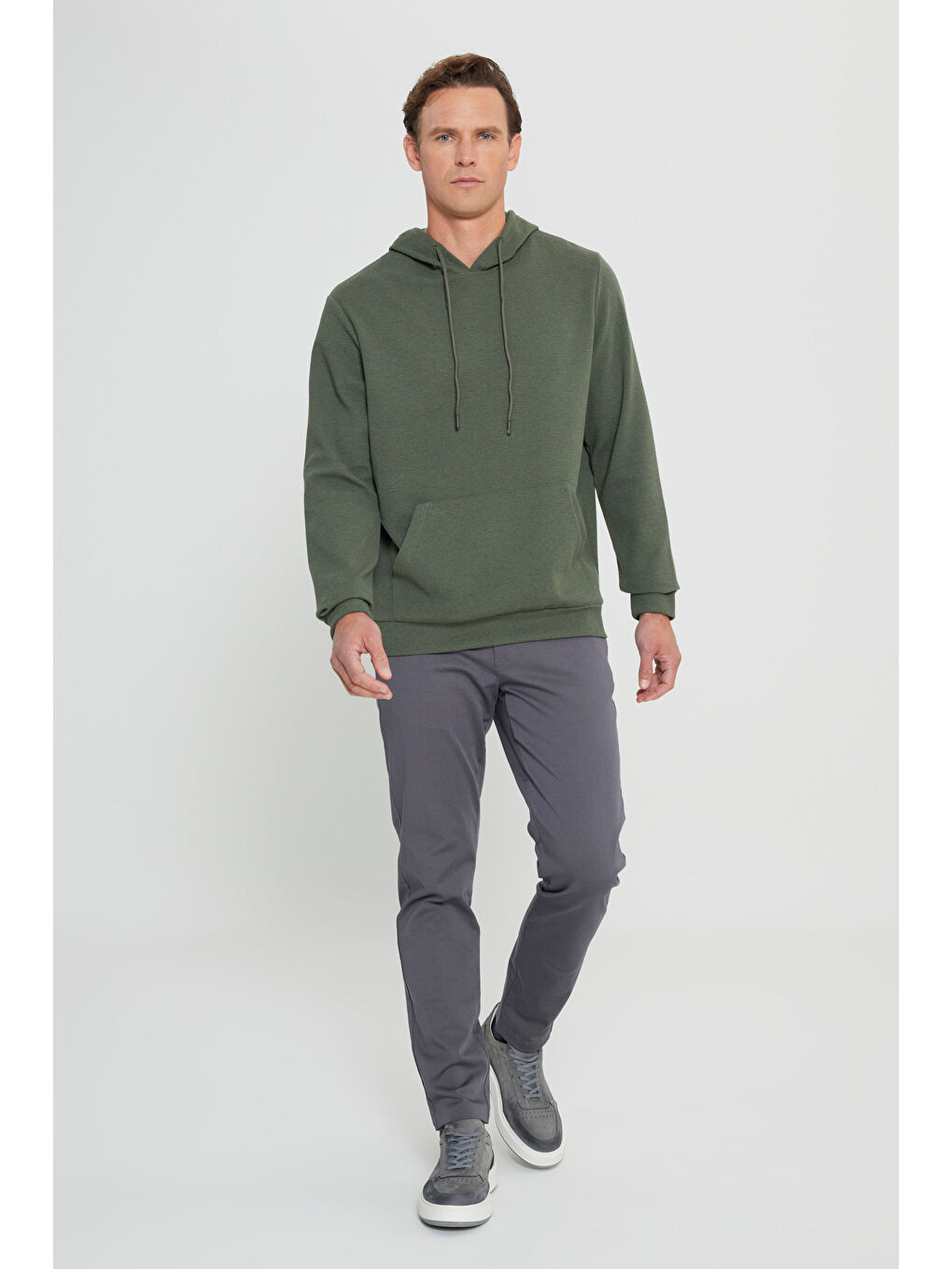 Erkek Haki 2 İplik Sıcak Tutan Standart Fit Normal Kesim Kapüşonlu Dokulu Cepli Sweatshirt-1