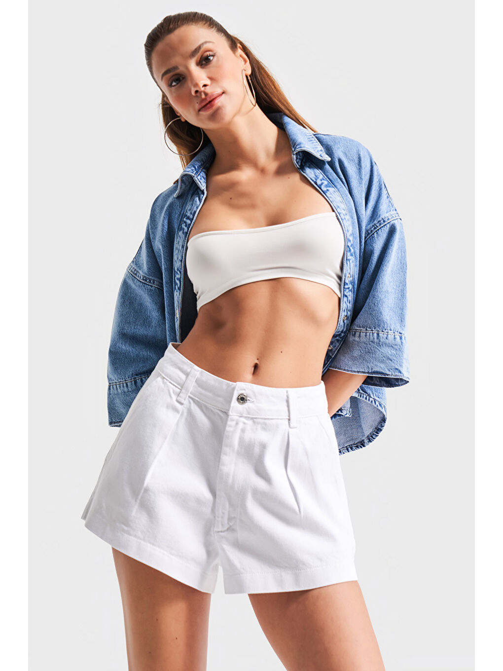 Kadın Beyaz Renk 5s5-2 Mini Boy Pileli %100 Pamuk Denim Şort-2