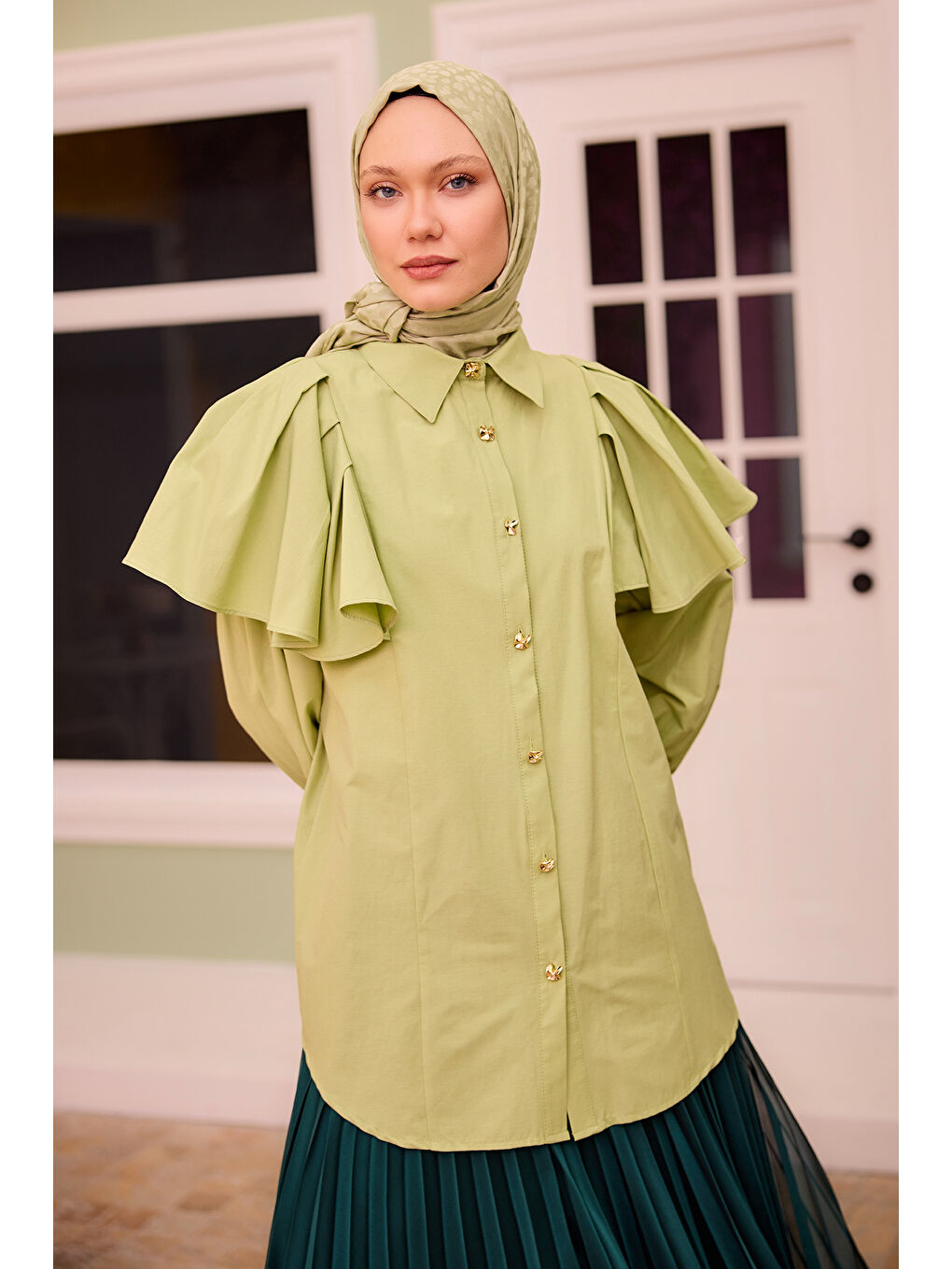 Kadın Kolları Valonlu Düğme Detaylı Gömlek Yeşil-1