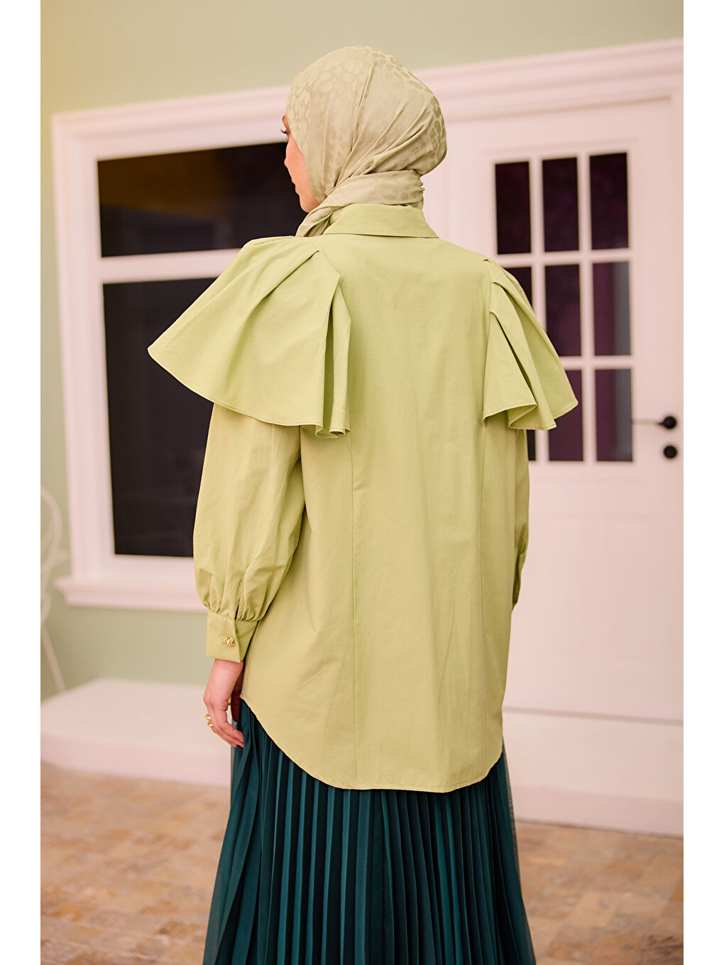 Kadın Kolları Valonlu Düğme Detaylı Gömlek Yeşil-3