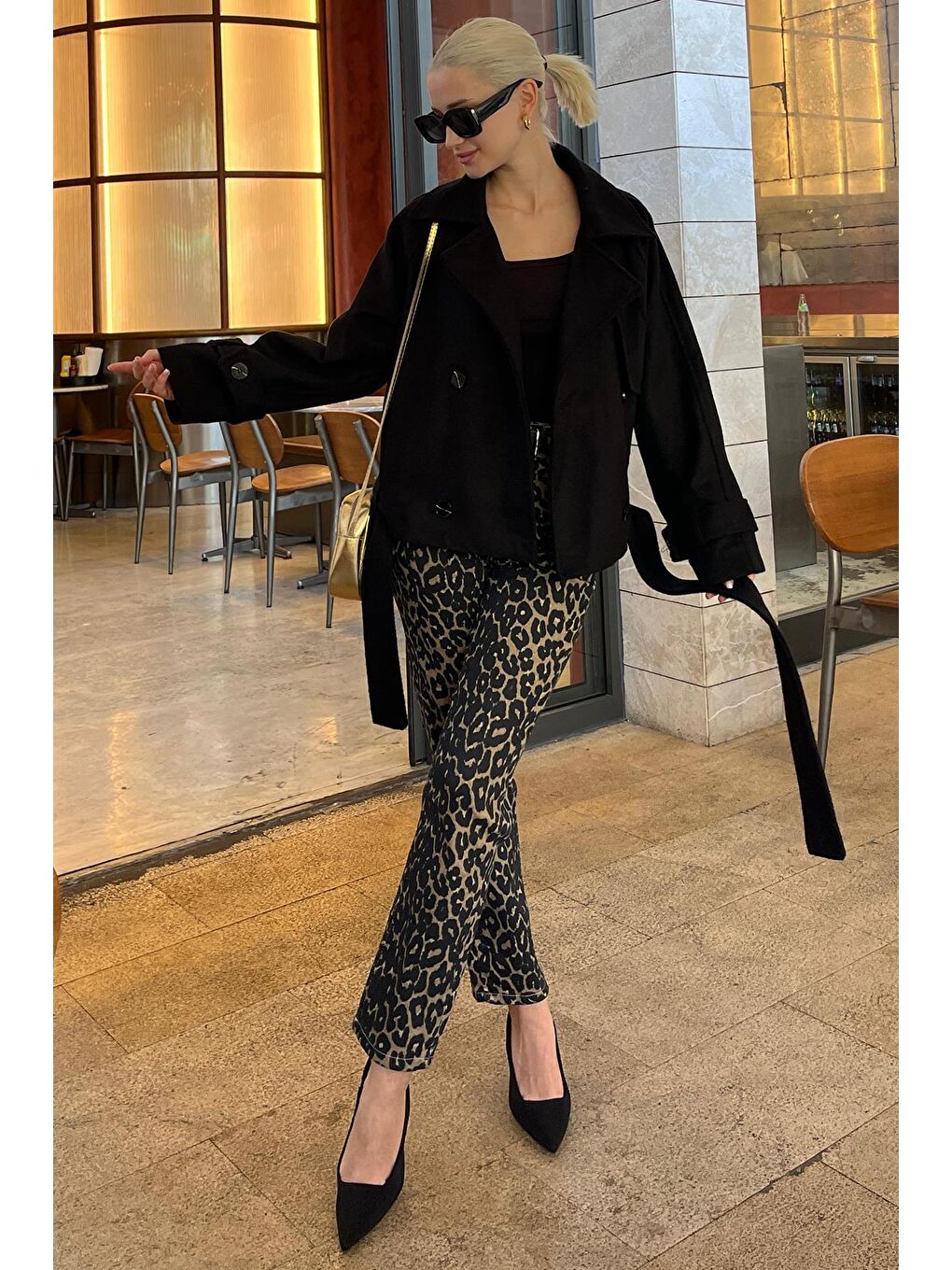 Siyah Düğmeli Kruvaze Yaka Kısa Kemerli Ceket Mg2174-3