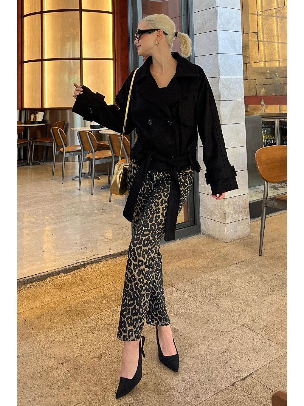 Siyah Düğmeli Kruvaze Yaka Kısa Kemerli Ceket Mg2174-6