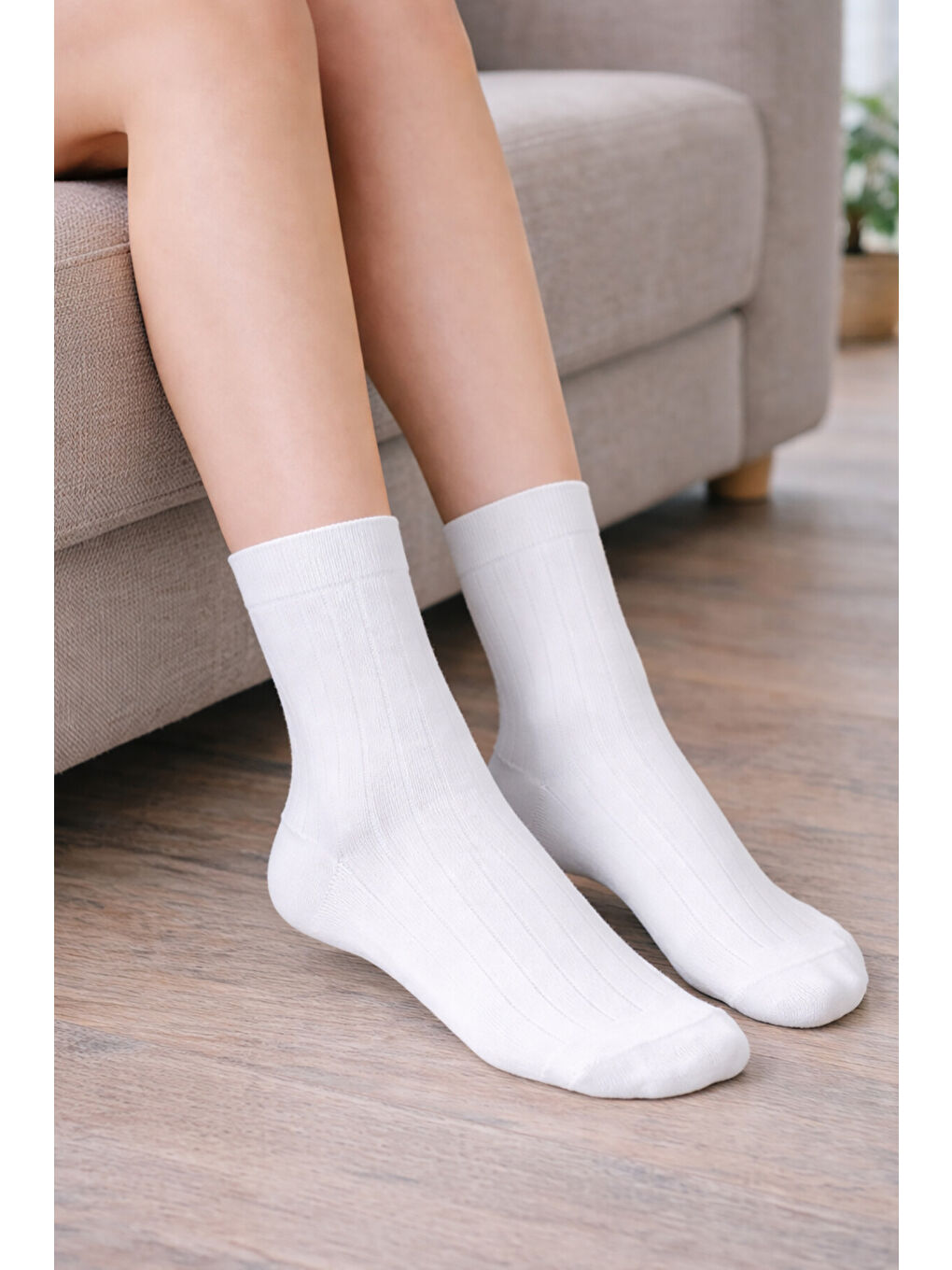 Beyaz Çizgi Desenli Çorap