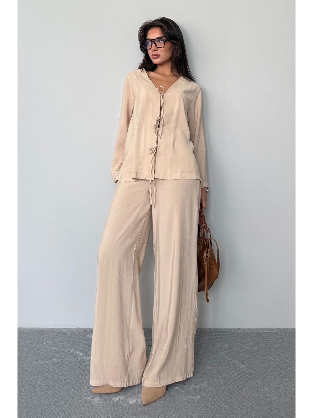 Bej Önü Bağlamalı Alt Üst Takım Mg2473