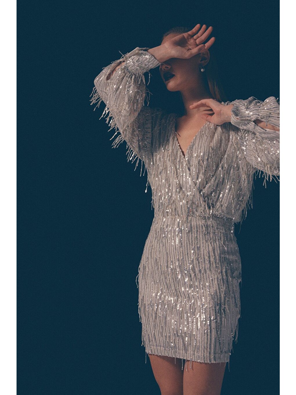 Gri Payet Detaylı Mini Etek - Gümüş-4