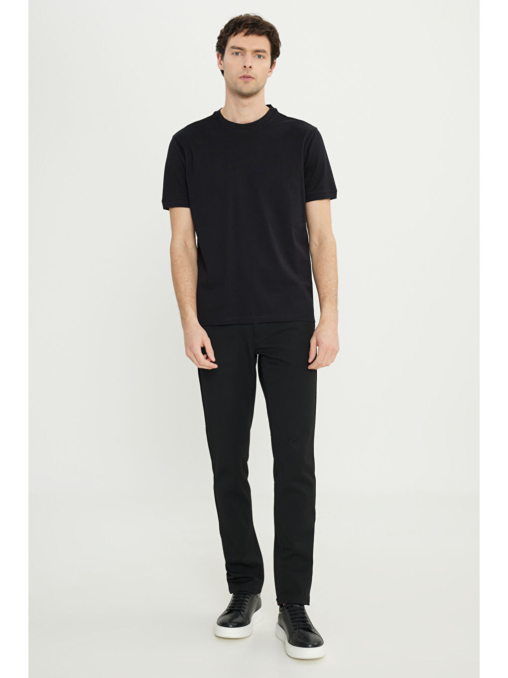 Erkek Siyah %100 Pamuk Slim Fit Dar Kesim Bisiklet Yaka Jakarlı Tişört-1