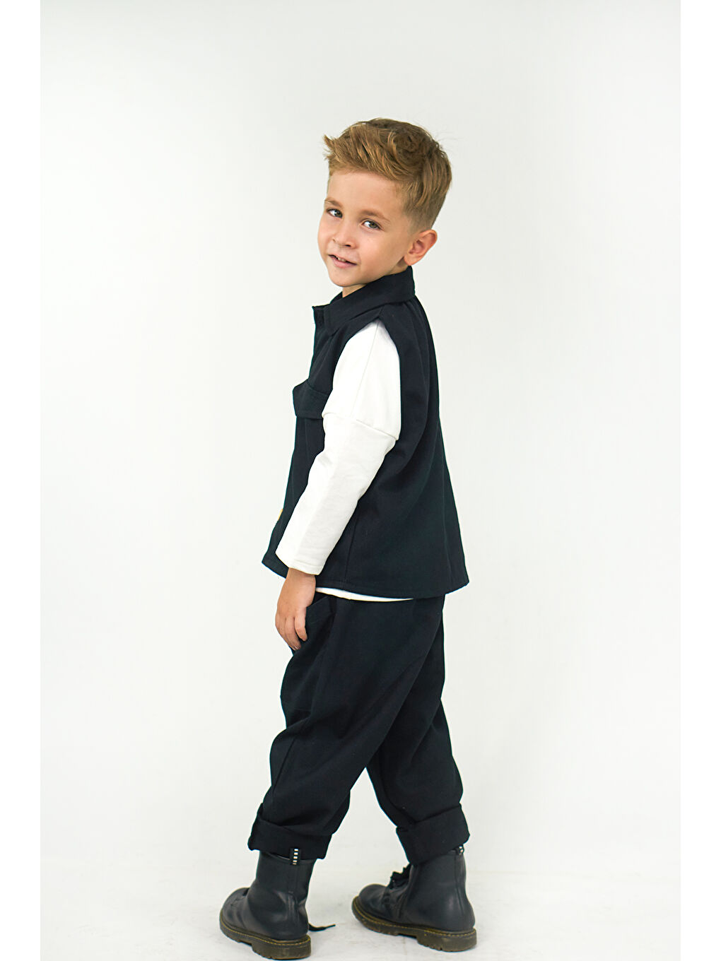 Catz Kids Siyah-Beyaz 3'lü Set Siyah Gabardin Spor Yelek + Siyah Gabardin Boyfriend Pantolon + Beyaz 2 İplik Sweat - 3