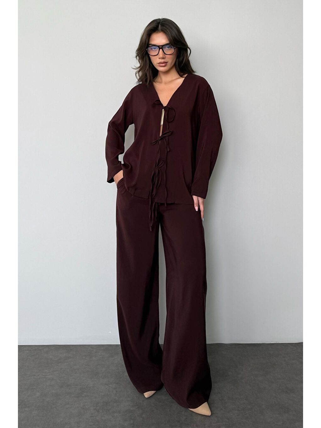 Kahverengi Önü Bağlamalı Alt Üst Takım Mg2473