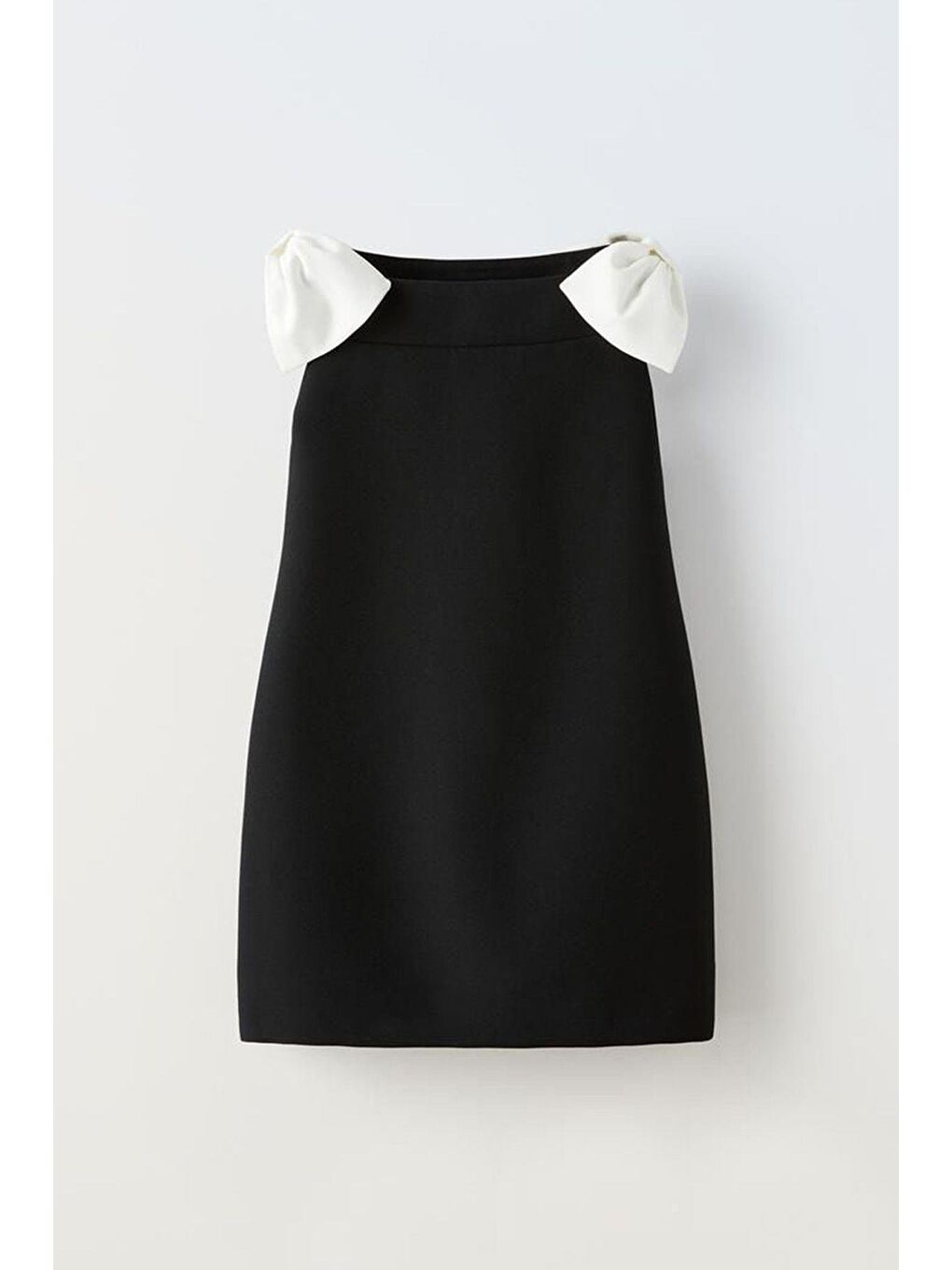 Siyah Kız Çocuk Omuzlarında Fiyonk Detaylı Pamuk Kumaş Elbise-2