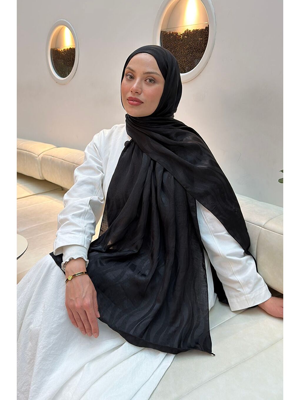 Shine Desen Ayrobin Floş Jakar Şal Siyah-1