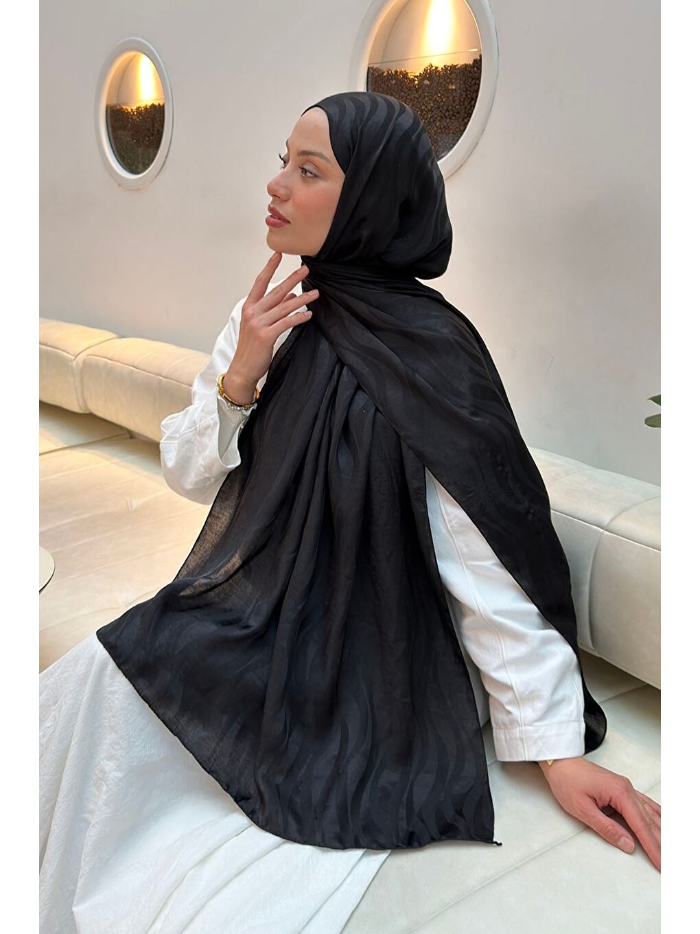 Shine Desen Ayrobin Floş Jakar Şal Siyah-3