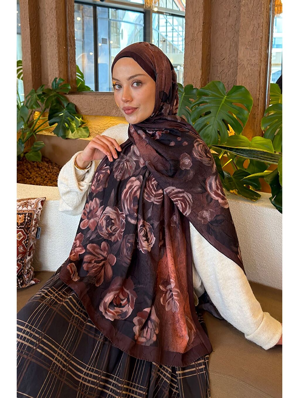 Çiçek Desen Bambu Şal Kahverengi-1