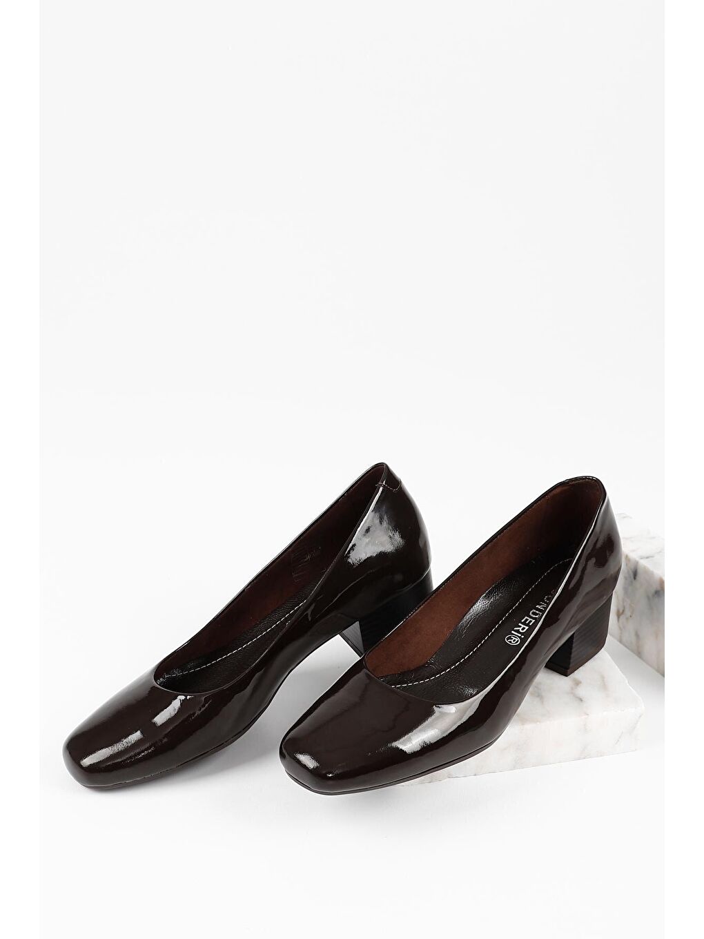 Kahverengi KAHVERENGİ  Hakiki Deri Yuvarlak Burun Kısa Kalın Topuklu Kadın Ayakkabı 24100