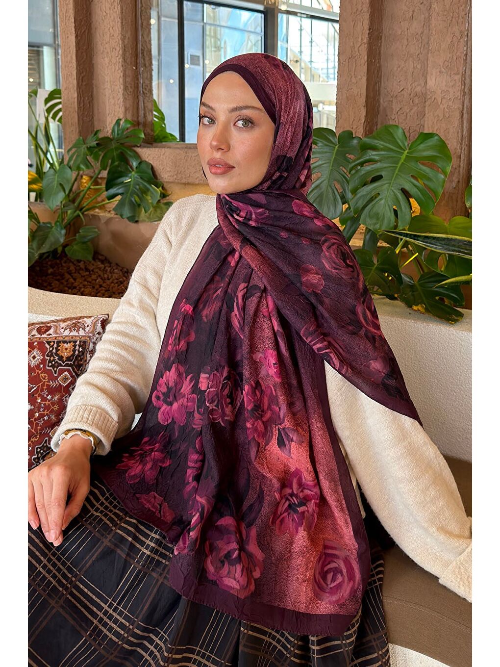 Kırmızı Çiçek Desen Bambu Şal Vişne-1