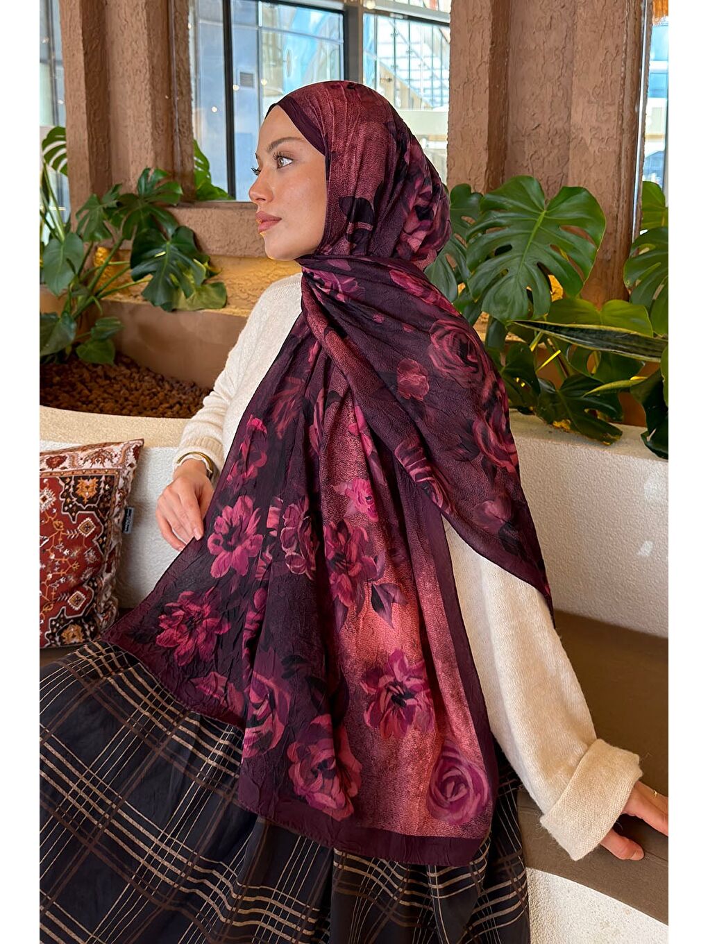 Kırmızı Çiçek Desen Bambu Şal Vişne-3