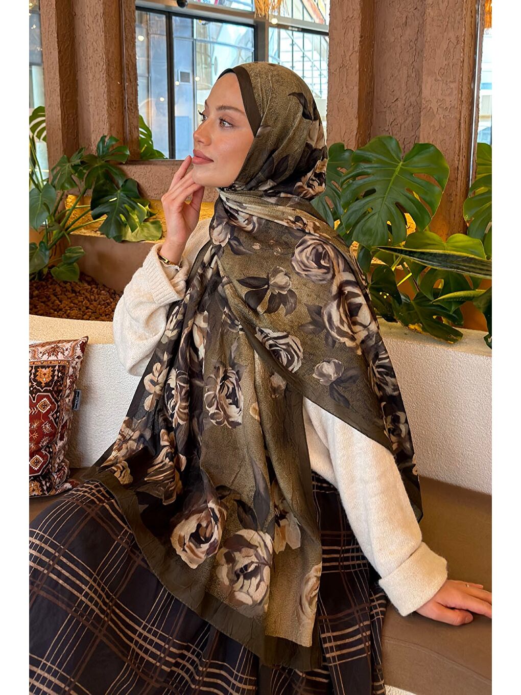 Çiçek Desen Bambu Şal Haki-2