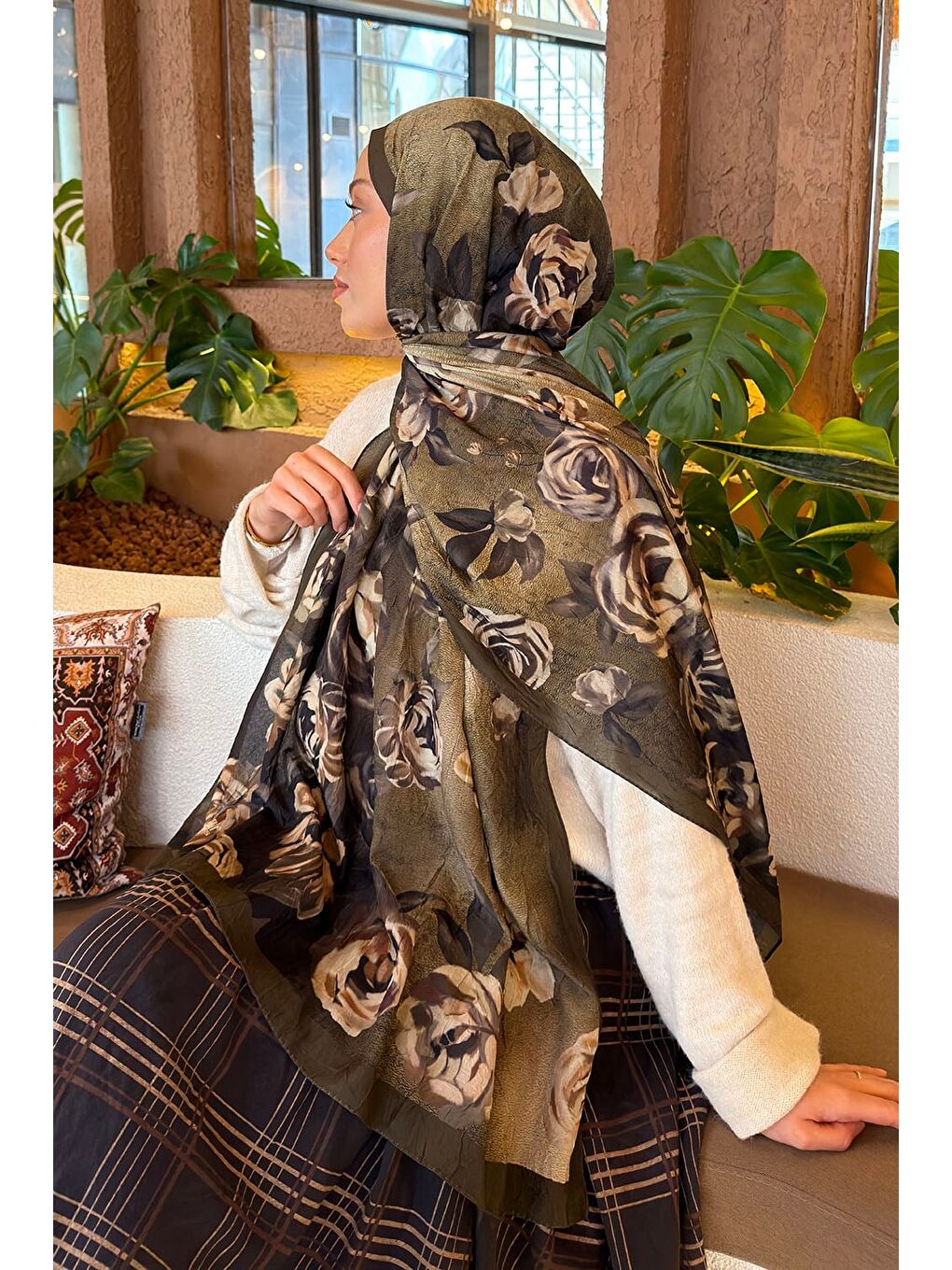 Çiçek Desen Bambu Şal Haki-3