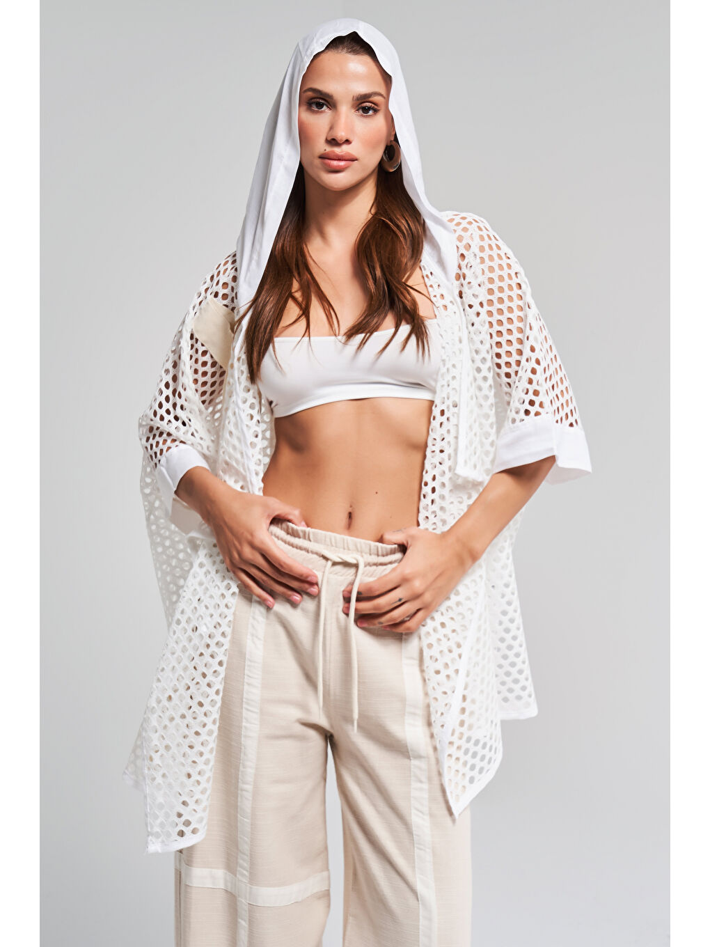 Kadın Ekru Renk Kumaş Özellikli Kapüşonlu Tasarım Pareo Yelek-2