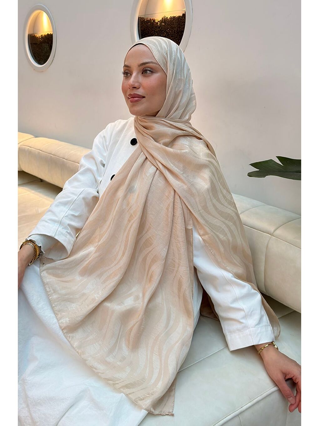 Shine Desen Ayrobin Floş Jakar Şal Bej-2