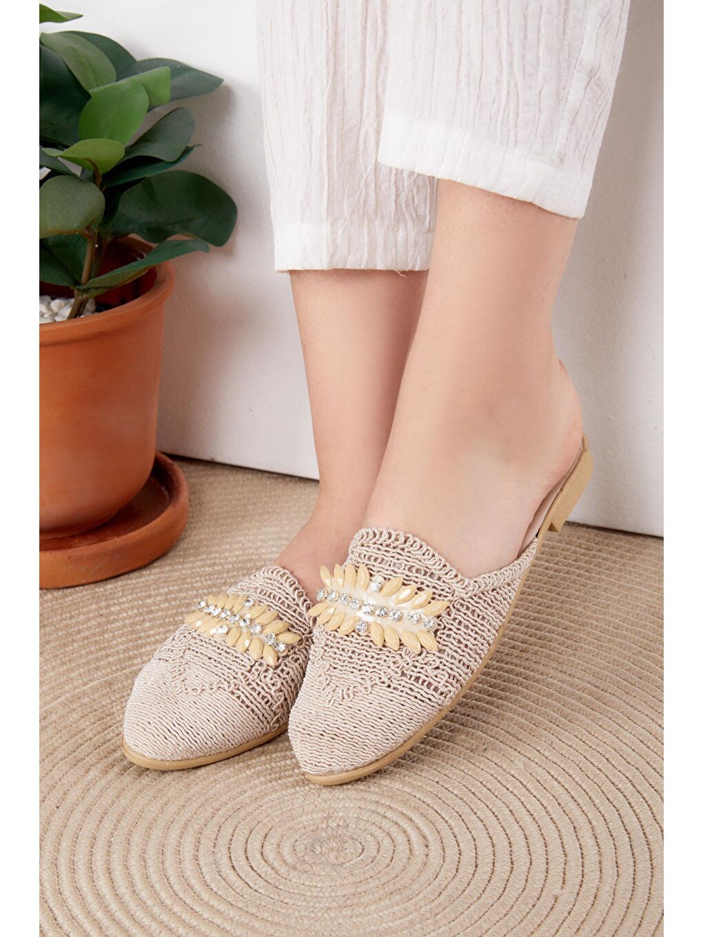 Kadın Bej Taşlı Hasır Terlik - 25532-2