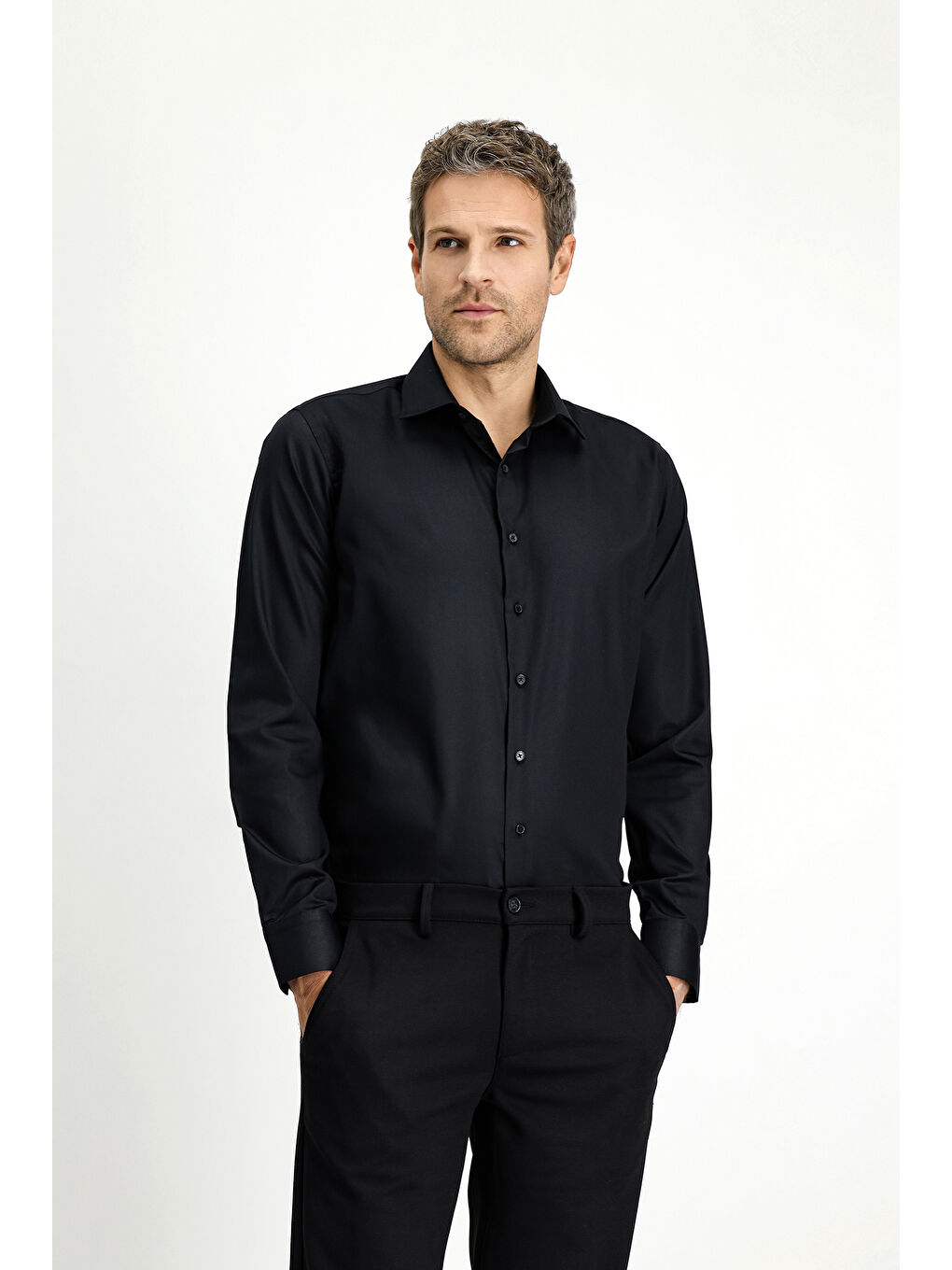 Siyah Uzun Kol Slim Fit Dar Kesim Klasik Non Iron Pamuklu Gömlek